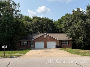 Building Photo - 1331 Valley Creek Ln