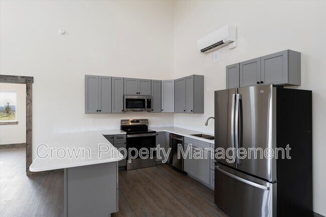 Foto del edificio - 2401 Lower Valley Rd
