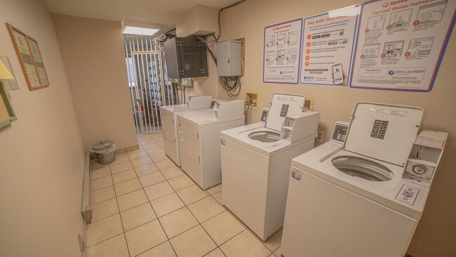 Building Photo - Pet Friendly 2 bedroom 1 bathroom for Rent!