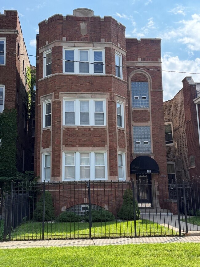 Building Photo - 7811 S Constance Ave