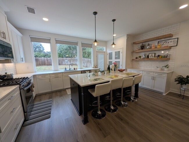 Foto del edificio - 454 Grand Oaks Rd