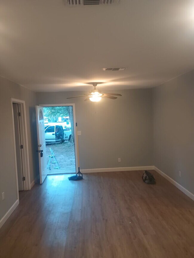 Foto del edificio - 1105 N 50th Ave