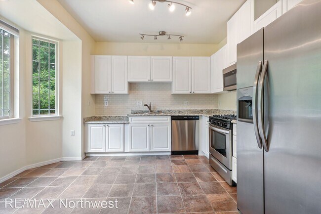 Foto del edificio - 3 br, 2 bath House - 6847 47th Lane SE #B