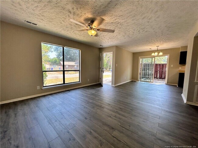 Building Photo - 633 Mosswood Ln