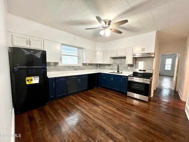 Building Photo - 83 Arnold Ave