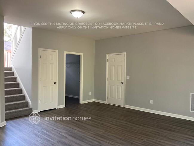 Building Photo - 1306 Waymar Way SW
