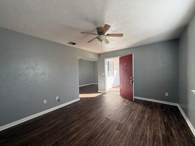 Foto del edificio - Upstairs unit on Hilaman Golf Course!