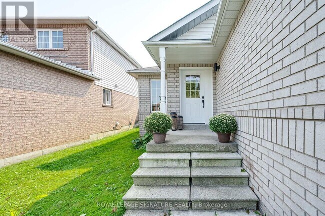 Building Photo - 1085 Kensington St