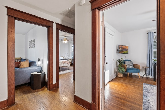 Building Photo - 2016 Edgeland Ave