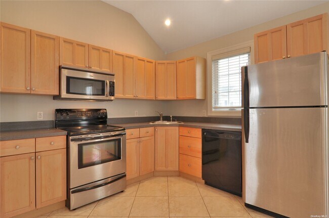 Foto del edificio - 411 Bayville Ave