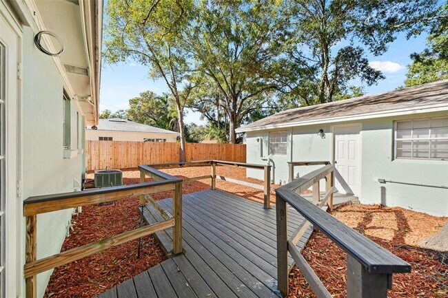 Foto del edificio - 3817 W Bay to Bay Blvd