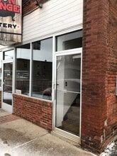 Building Photo - 6 W Main St
