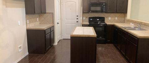 Building Photo - 720 Creekside Cir