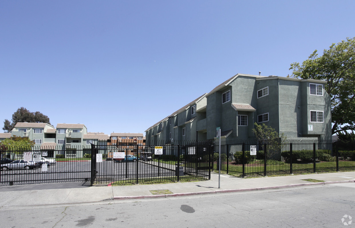 Foto del edificio - Barrett Terrace Apartments