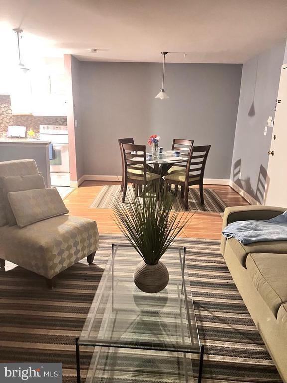 Building Photo - 5909 Prince James Dr