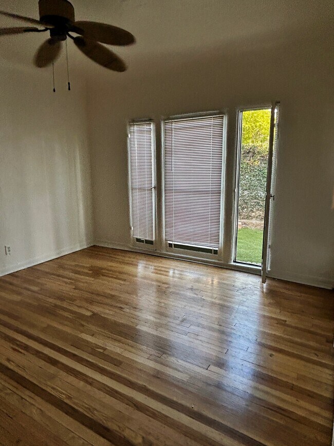 Foto del edificio - 806 N Poinsettia Pl