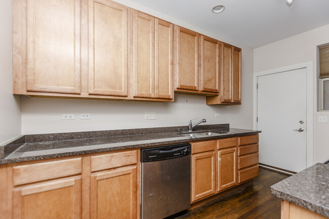 Building Photo - 3453 N Wolcott Ave