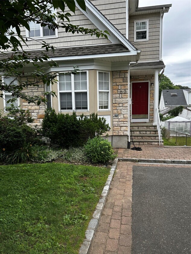 Foto principal - 62 Kirkwood Rd