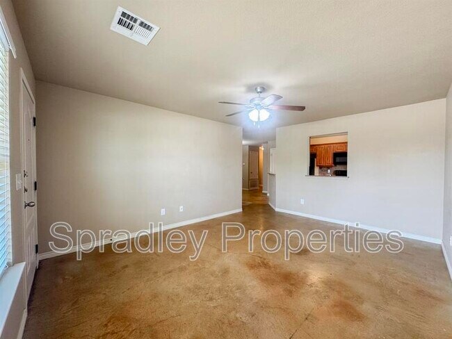 Foto del edificio - 716 E Ridge Blvd