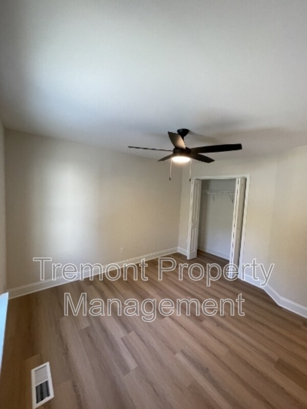 Building Photo - 1226 Sholar Ave