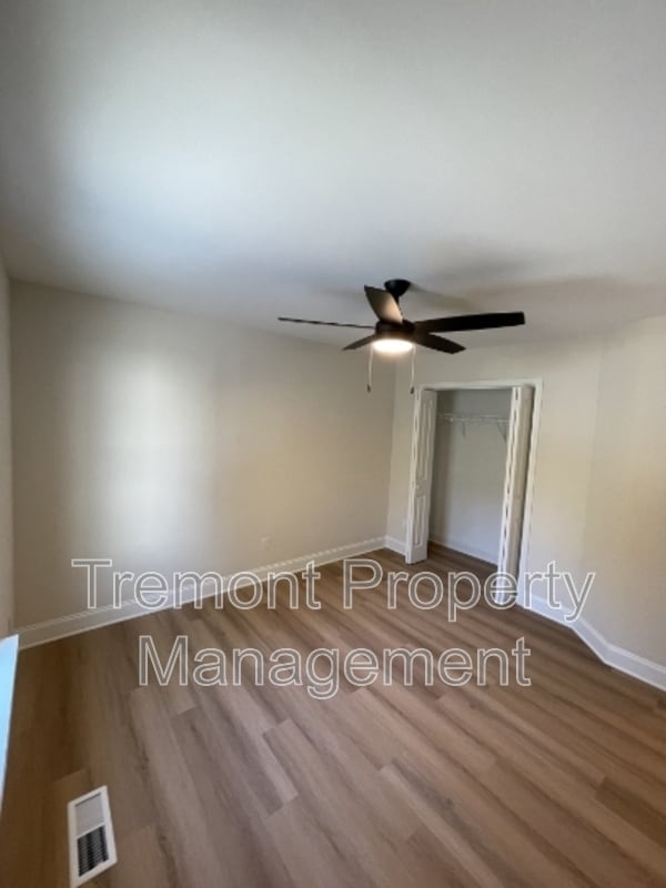 Foto del edificio - 1226 Sholar Ave