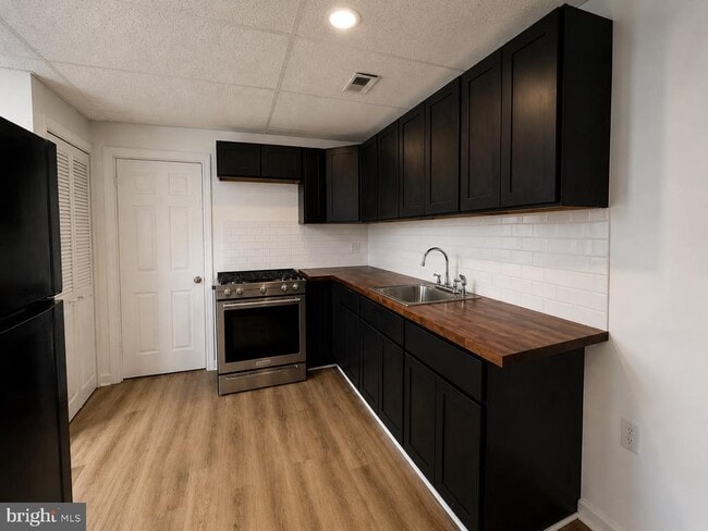 Foto del edificio - 2115 W Ontario St