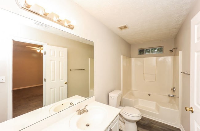 Foto del edificio - 6614 Rebecca Lou Ln