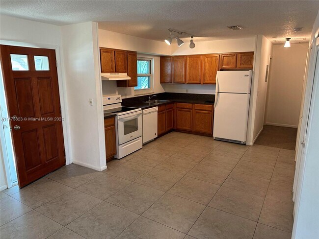 Foto del edificio - 305 Lewis Ln