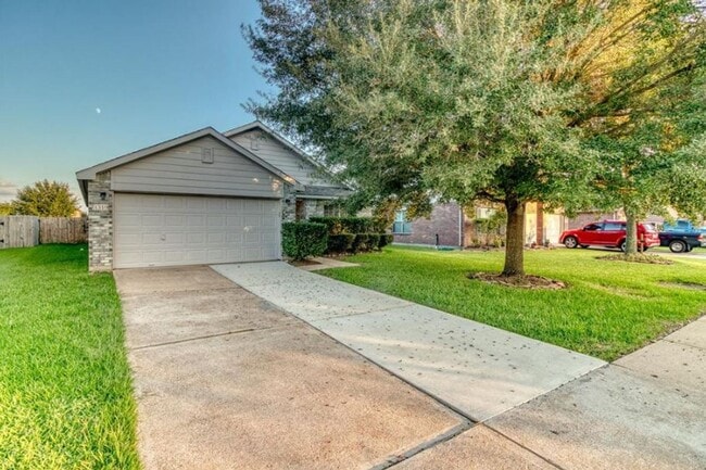 Building Photo - "Charming 4-Bedroom Home in Rosenberg, TX ...