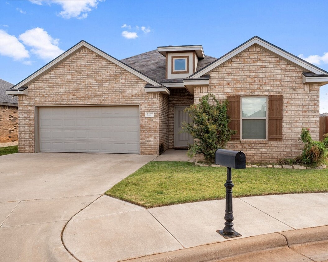 Primary Photo - 4 bed 2 bath in North Pointe now available