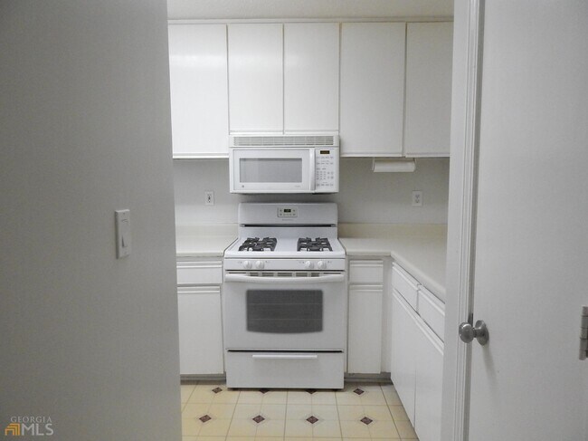 Building Photo - 501 Wynnes Ridge Cir SE