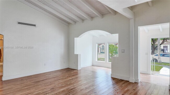 Foto del edificio - 1719 SW 15th St