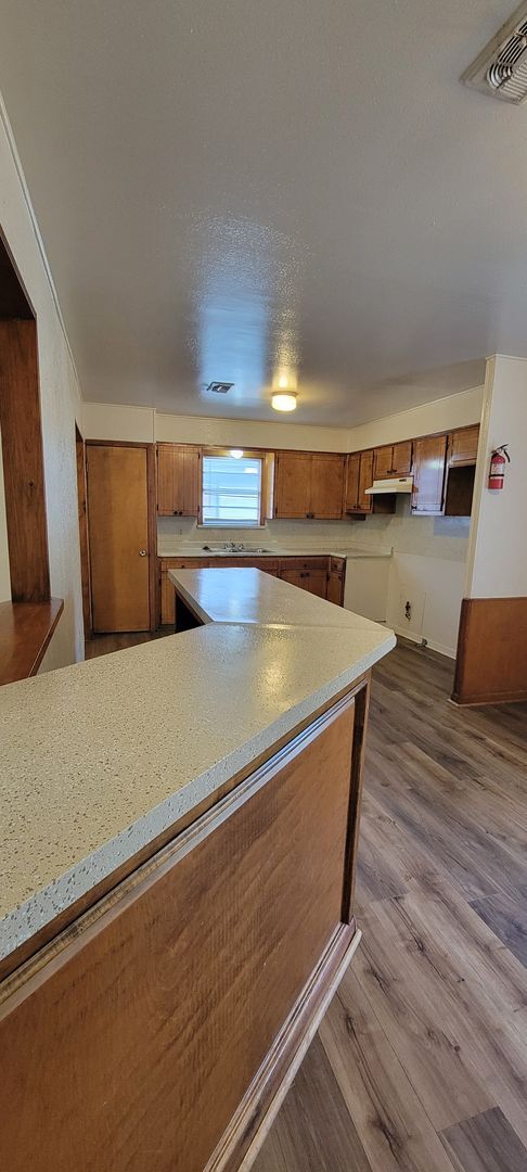 Building Photo - Amazing 3 bedroom/2 bath!