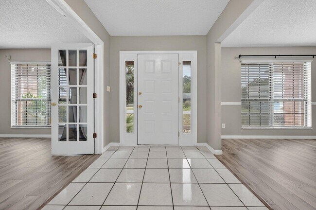 Building Photo - 3 Neptune Dr