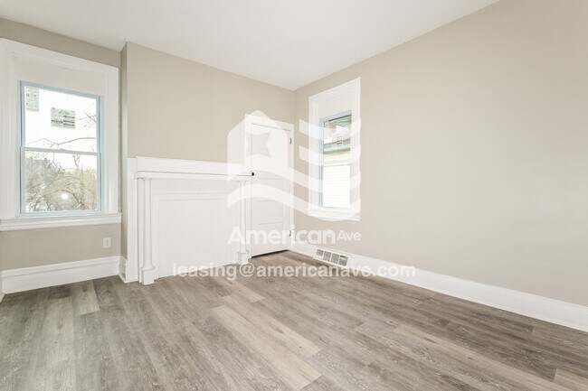 Foto del edificio - 519 McClintock Ave