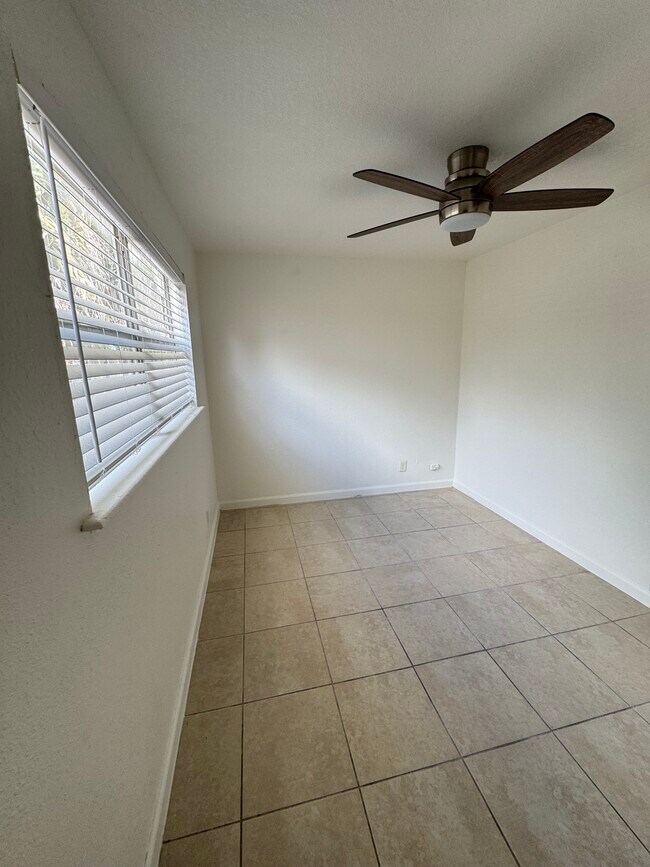 Foto del edificio - 5179 Pat Pl