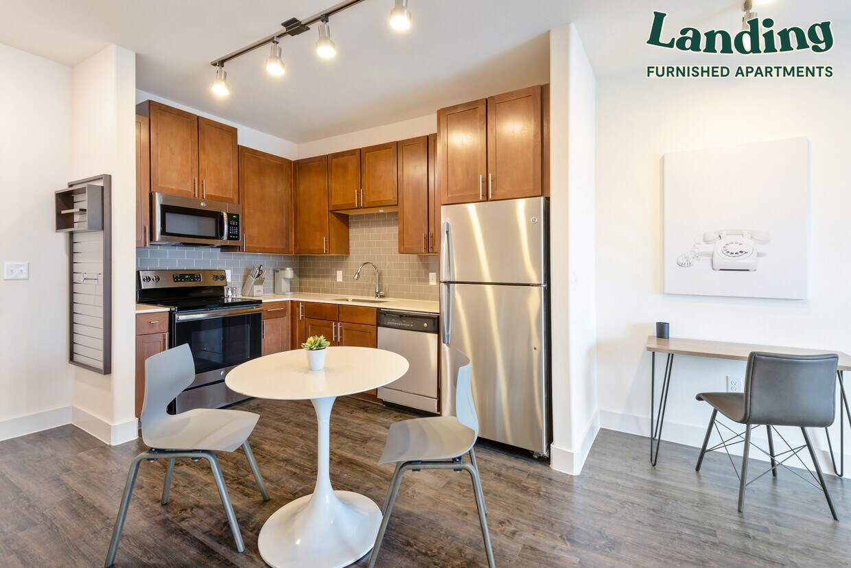 Foto principal - 4711 E Riverside Dr