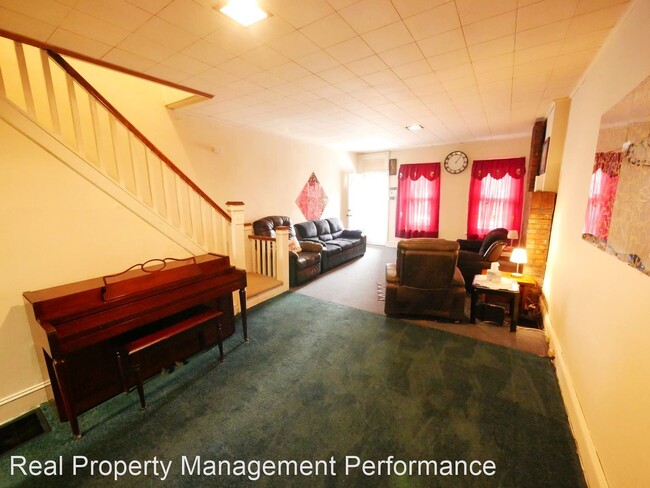 Building Photo - 3 br, 1 bath House - 62 S Walter St