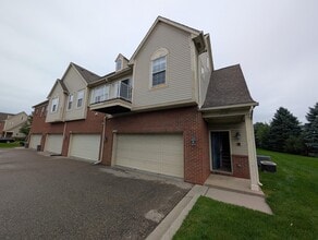 Building Photo - 43120 Pendleton Cir