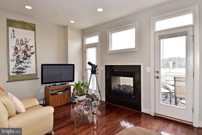 Foto del edificio - 4531 Westhall Dr