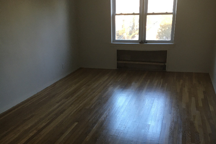 Primary Photo - 585 McLean Ave