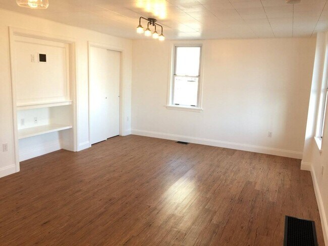 Foto del edificio - Beautiful South Side Renovation -- Conveni...
