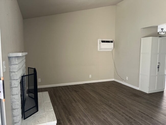 Foto del edificio - 3 Bed 2 Bath House located in the Heart of Tehachapi! Available 3/1/2026!