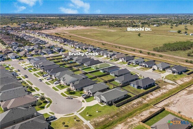 Foto del edificio - 412 Brushy Creek