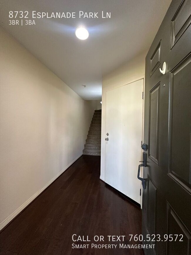 Foto del edificio - Kearny Mesa Townhome with 2 bedrooms + 1 o...