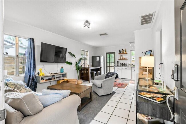 Foto del edificio - 3901 Iroquois Ave