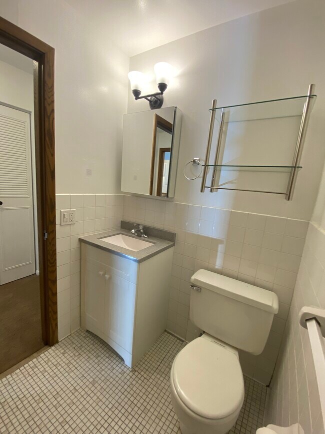 Foto del edificio - 3425 E 50th St