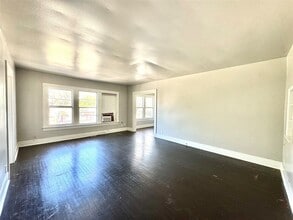 Building Photo - 1658 W Main St