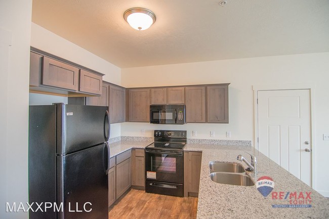 Building Photo - 1 br, 1 bath House - 834 E 500 S #102