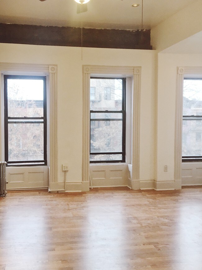 Foto del edificio - 589 Saint Marks Ave